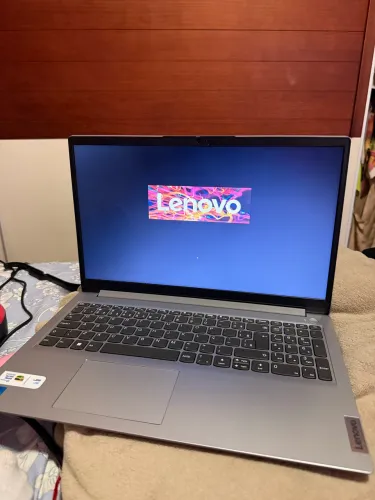 Vendo Notebook LENOVO na garantia 