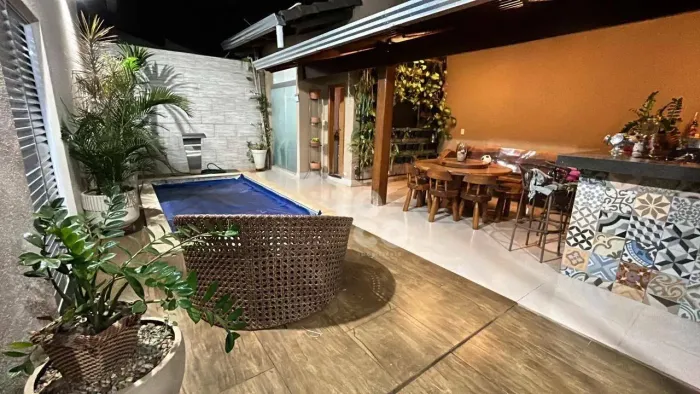 Casa à venda, 170 m² por R$ 835.000,00 - Jardim dos Gravatás (Jockey Camping) - Uberlândia