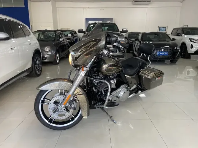 Harley Street Glide Special 2017 1700CC - Gold Flake