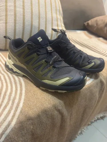 Tênis esportivo Salomon Trilha