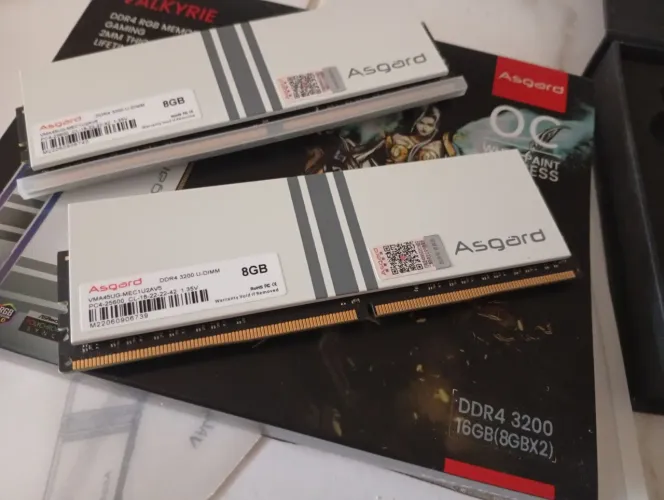Kit RAM Asgard Valkyrie 16GB (2x8GB) DDR4 3200MHz Branca