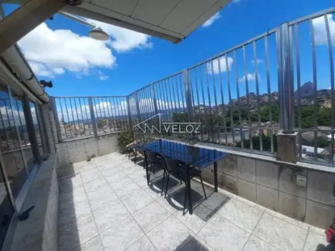 Apartamento - / Residencial / Santa Teresa