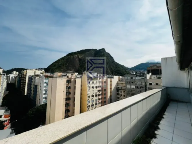 Cobertura de luxo à venda em Copacabana, Rio de Janeiro - 2 quartos, 1 suíte, 4 salas, 4 b