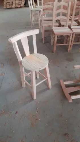 Banqueta com encosto