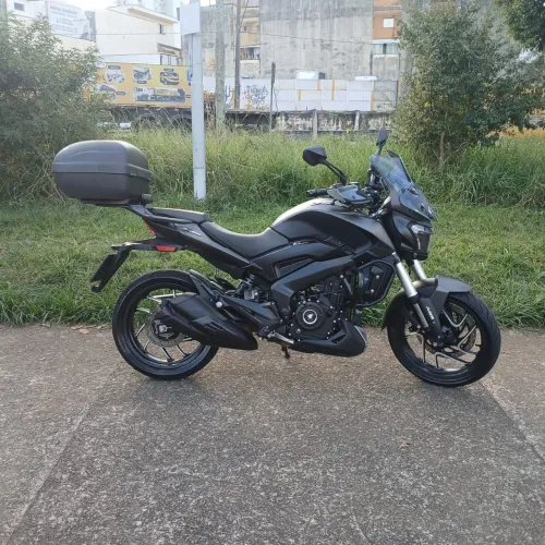 Vendo moto Bajaj 400 dominar