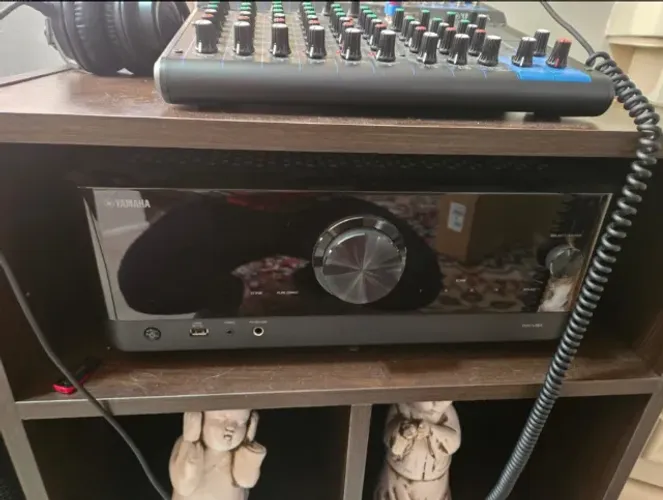Receiver Yamaha RX-V6A 7.2 Canais - Home Theater