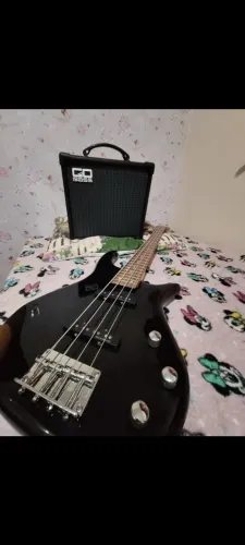 Baixo e cubo