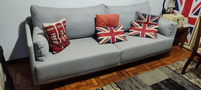Vendo sofá 90% novo.