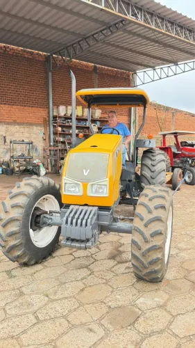 TRATOR VALTRA A750 4x4