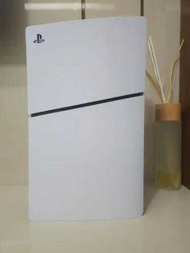 PlayStation 5 Digital sem midia física 1tera e 2 controles 