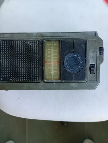 Rádio Philips RL301 antigo para peças ou restauro ler a descrição 