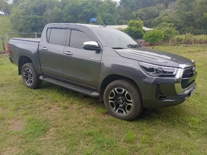 Toyota Hilux CD SRV 4X4 2.8 TDI Diesel Aut. 2025