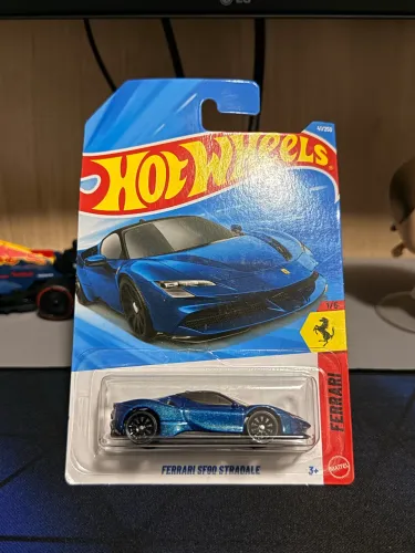 Hot Wheels Ferrari SF90 azul