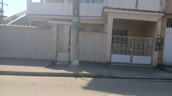 Casa no Paraíso com garagem - São Gonçalo - RJ