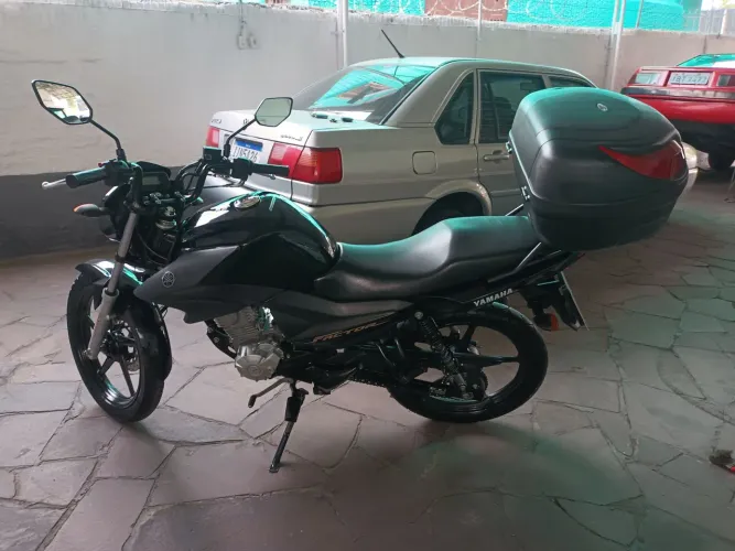 YBR 125 1 dono 