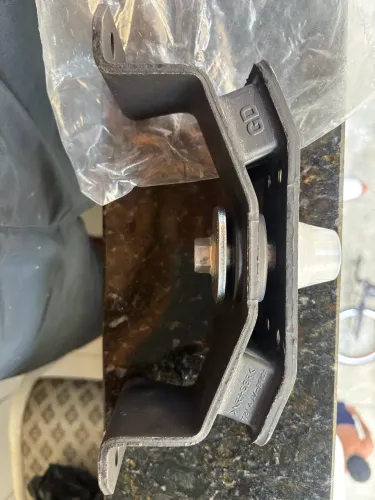 VENDO COXIM DO CÂMBIO DA HILUX DE 17/25