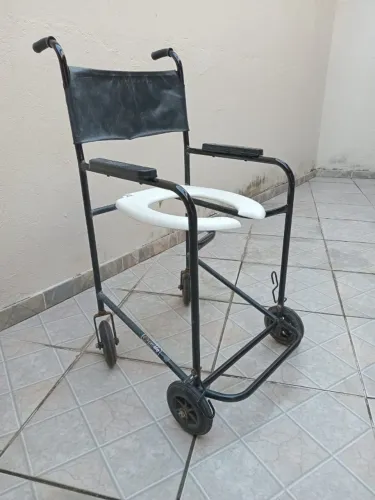 Cadeira Higiênica