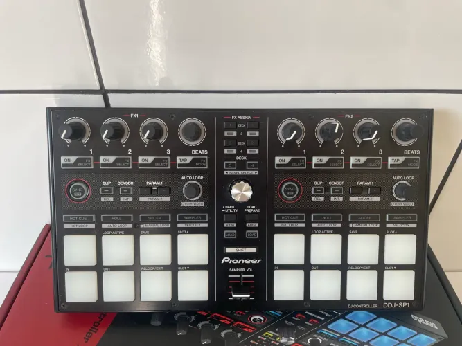 Controladora Pioneer DDJ-SP1