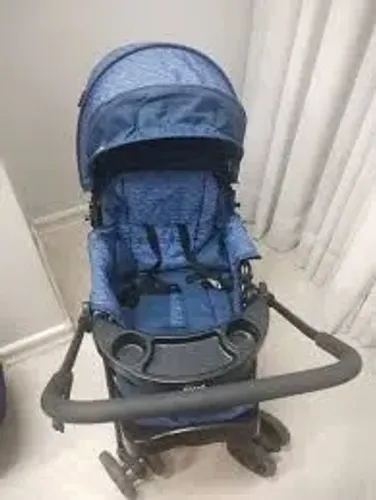 Carrinho de bebê Cosco