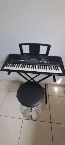 Teclado Yamaha PSR-E423