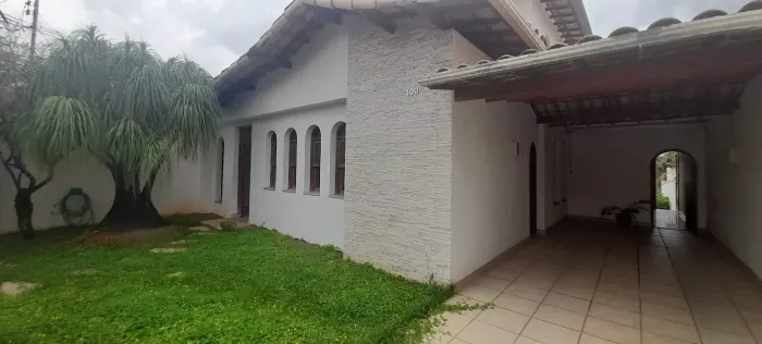 Casa para aluguel comercial área Hospitalar.