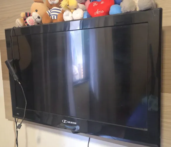 Vendo TV digital, com aparelho xiaomi, que transforma a TV em smart