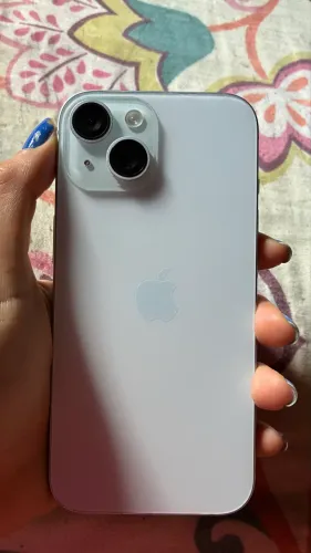 vendo iPhone 15 azul, em ótimo estado de uso, somente a tela que foi trocada