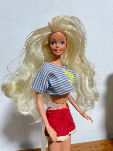 Barbie estrela, roupa de cartela.