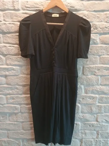 Vestido curto preto em malha e tecido Maria Filó tam M novo
