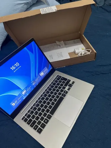 Notebook semi novo 1.400,00