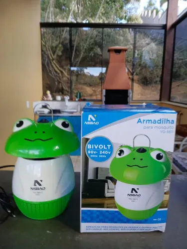 Vendo armadilha elétrica para mosquitos e pernilongos
