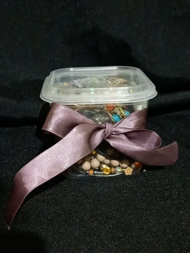 Pote de bijus misteriosas