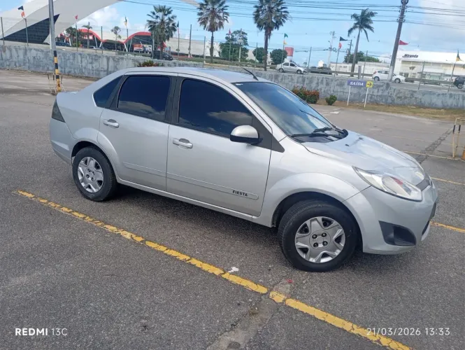 Ford Fiesta Sed. 1.6 8V Flex 4P 2013