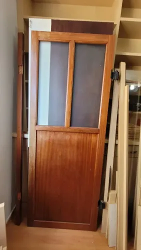 Porta madeira maciça com vidro BAIXOU