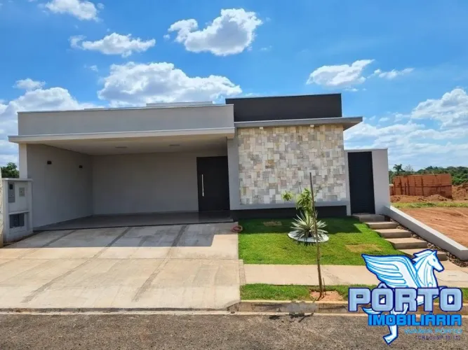 Linda residência no Condomínio Villa de León! 1