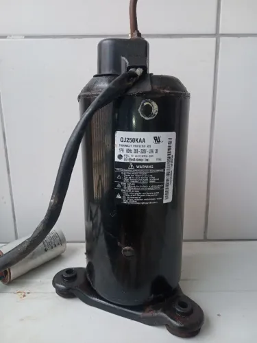 Compressor de ar condicionado convencional 18000 BTUs 