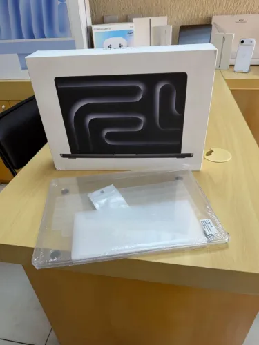 Macbook Pro M5 MAX 36gb/2tb 16pol - Silver