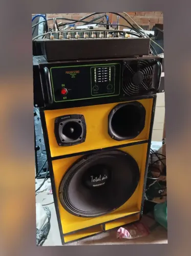 Vendo esse som os aparelho tudo a caixa com os aparelhos de força