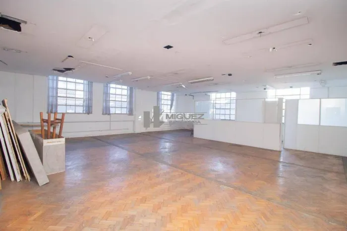 Alugo ou Vendo Galpão, 4200 m² junto Campo de São Cristóvão, localização especial, estuda