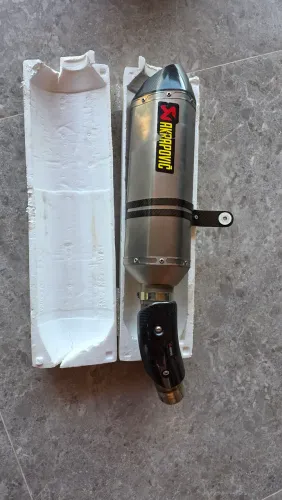 Escaps akrapovic
