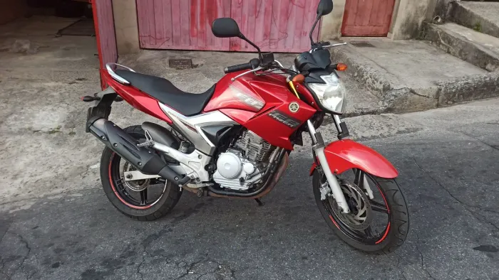 Fazer 250 , pego Cg 160 ate 12 mil