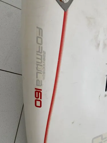 Equipamentos e acessórios para a prática de Windsurf