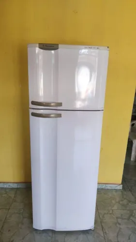 Geladeira Electrolux Frost Free funcionando