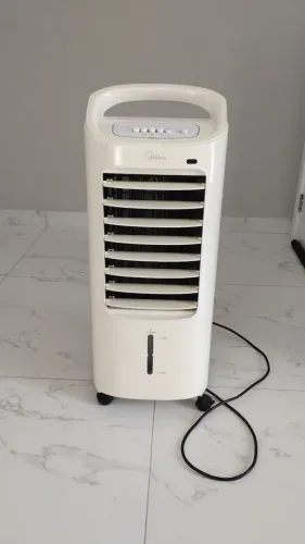 Vendo Climatizador Midea em excelente estado de conservação gela super bem !
