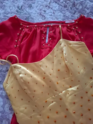 Duas blusas estilosas