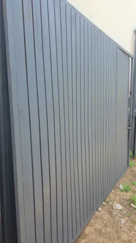 Vendo portões trabalhados usados