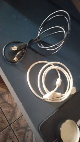 Vendo 2 cabo 1 display e outro hdmi e um SSD