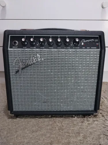 Amplificador para guitarra FENDER com diversos timbres e efeitos 
