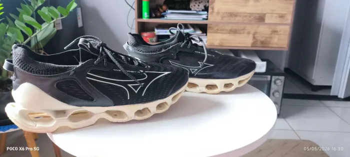 Mizuno Wave Prophecy 14 Masculino Preto/Creme - linha Vietnã, Pouco Uso<br>