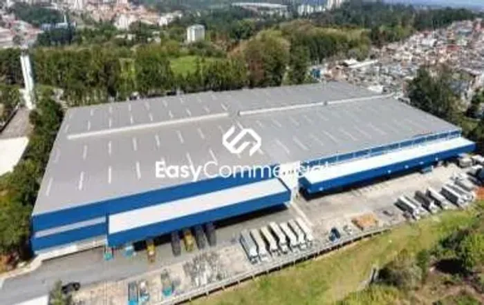 Galpão 6.297 m² com 8 docas em Osasco